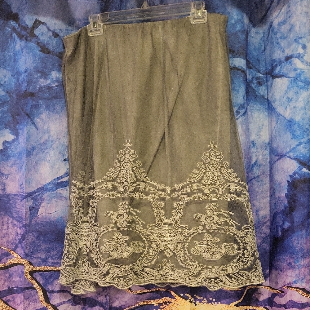 Soft Surroundings Gray Embroidered Pencil Skirt